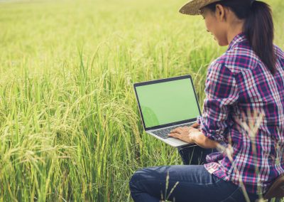 8ª Pesquisa ABMRA Hábitos do Produtor Rural mostra raio-x do uso de tecnologias, preferências de mídia e perfil no campo